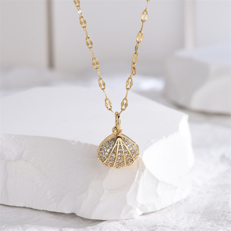Necklace With Opened Shell