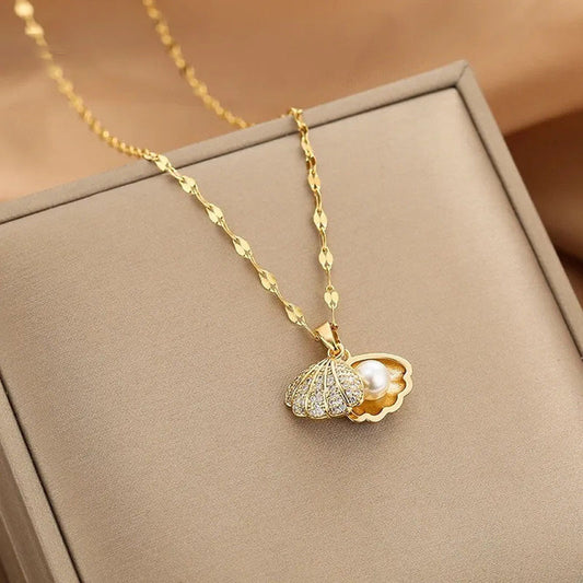 Necklace With Opened Shell